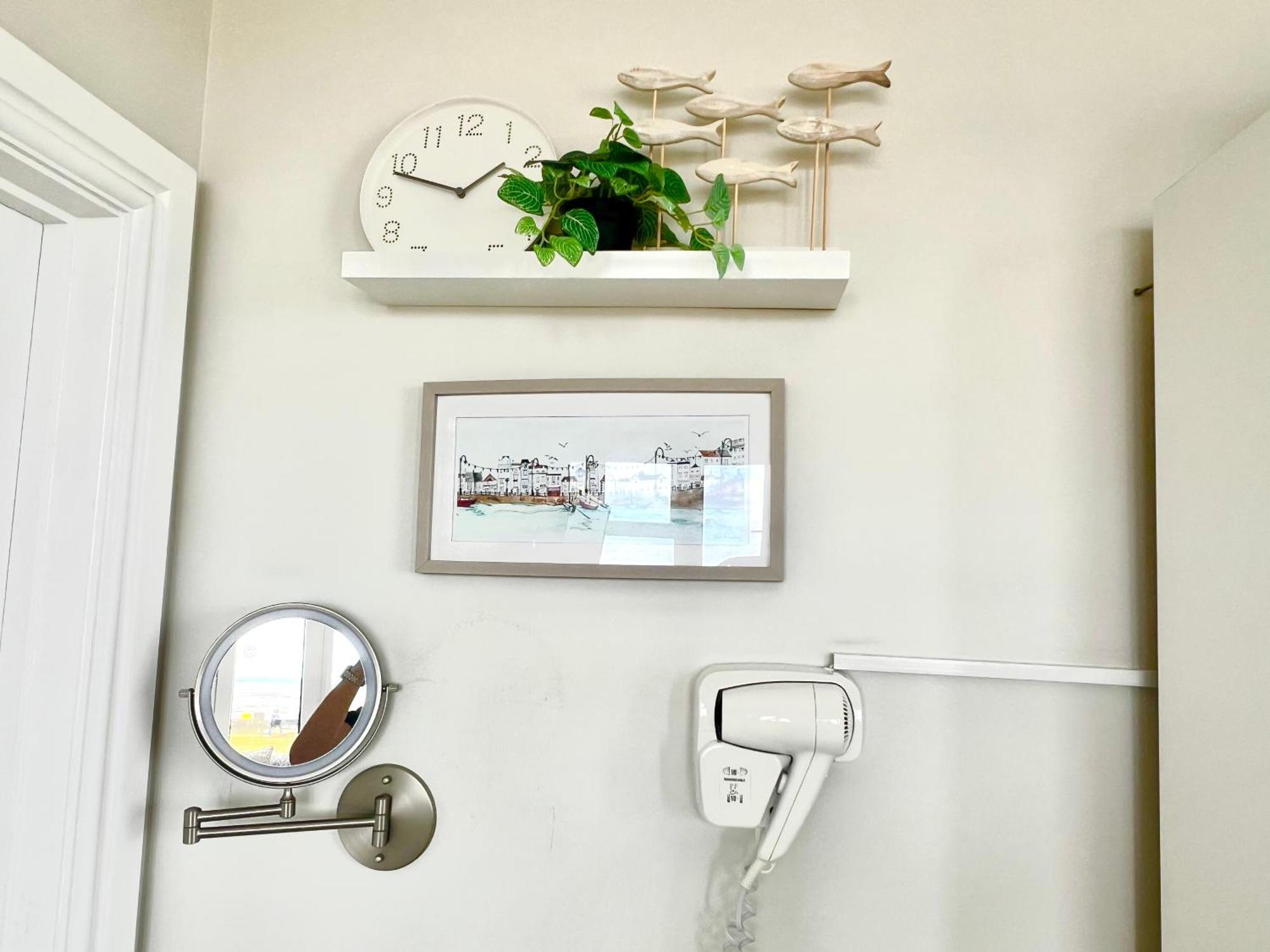 Beachfront Compact Coastal Crib, Direct Sea Views & Air Conditioning Littlestone-on-Sea Exterior photo